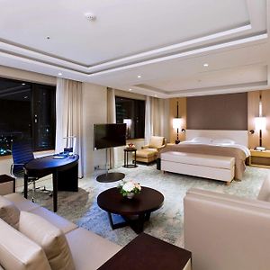 Studio Indoor pool