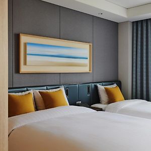 Deluxe Twin Room Indoor pool